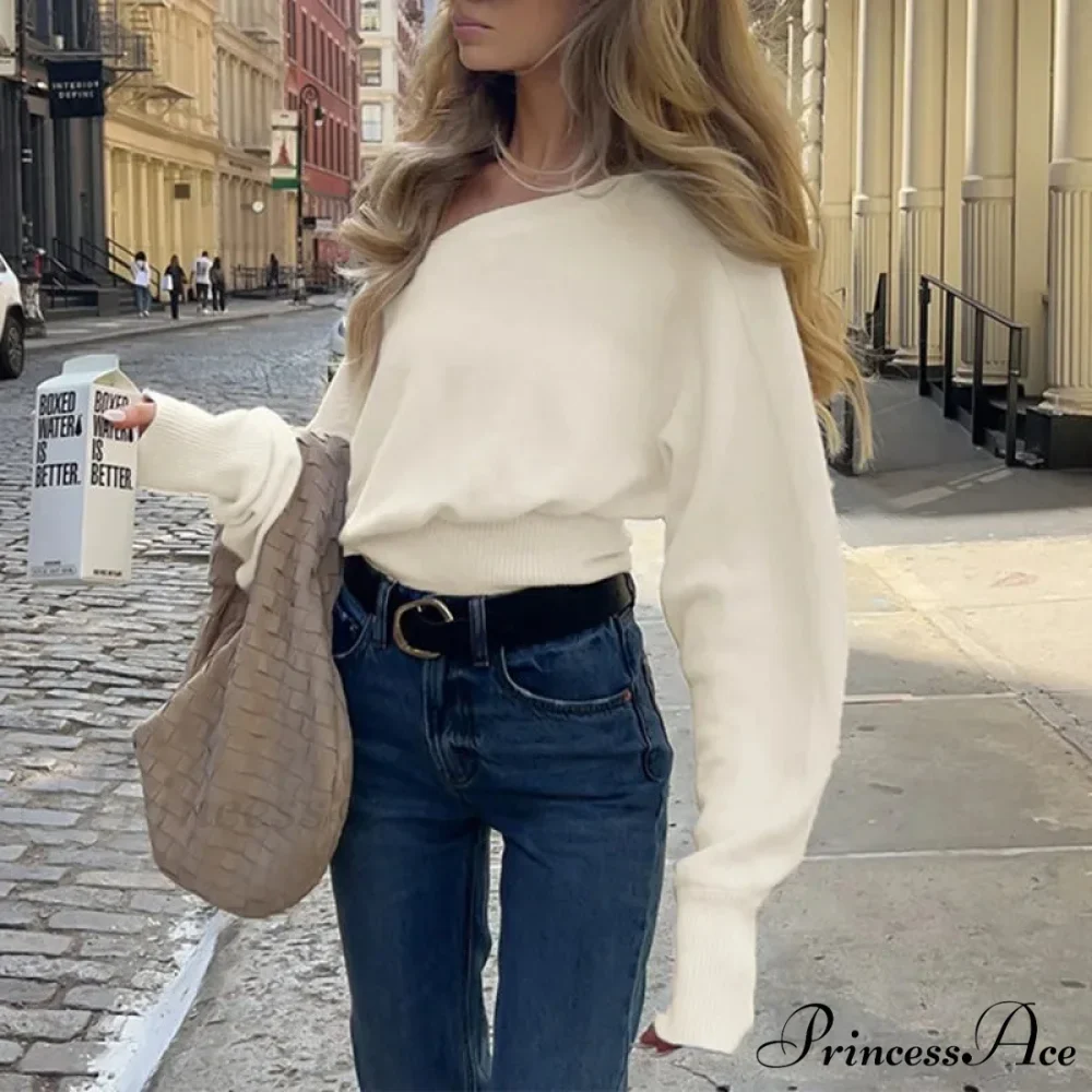 Off-Shoulder Lengthy-Sleeved Knitted Jumper - Image 3