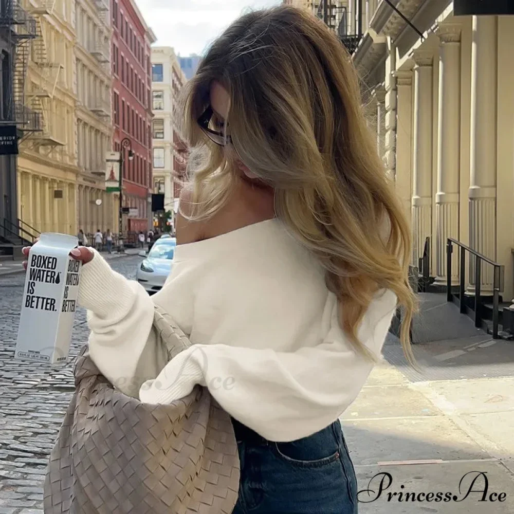 Off-Shoulder Lengthy-Sleeved Knitted Jumper - Image 4