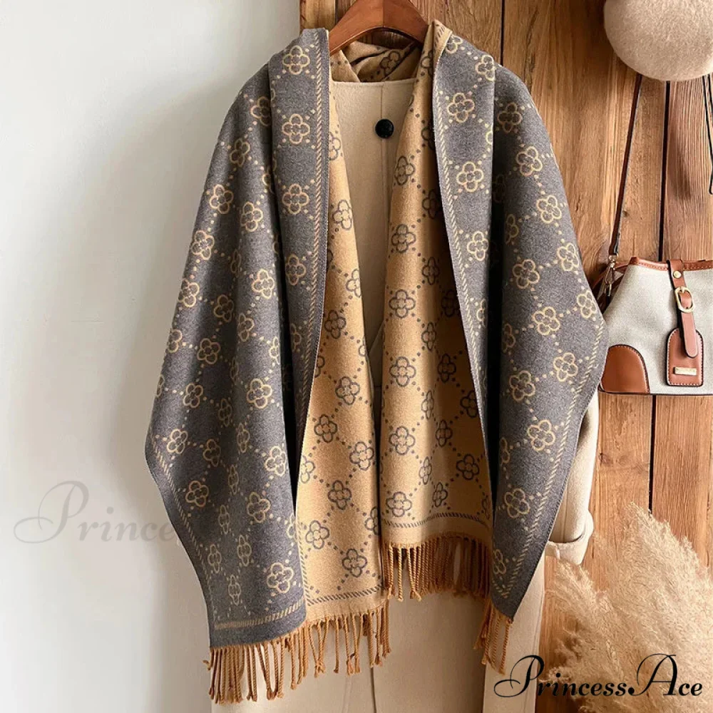 Opulent Flowery Cashmere Winter Scarf - Image 11