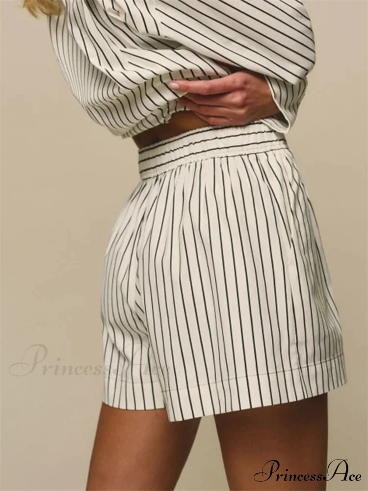 Patterned Button Wide Leg Short - Image 4