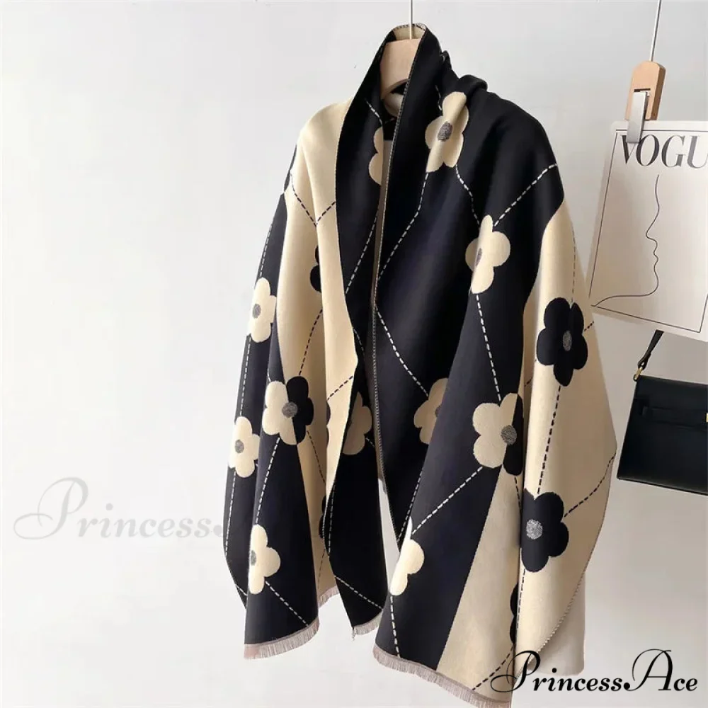 Patterned Cashmere Winter Scarf - Image 10
