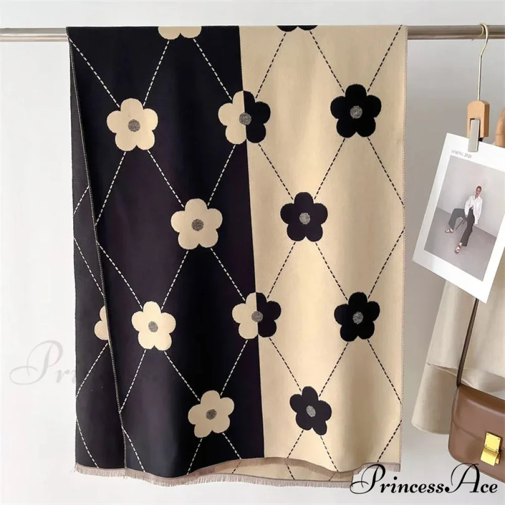 Patterned Cashmere Winter Scarf - Image 11