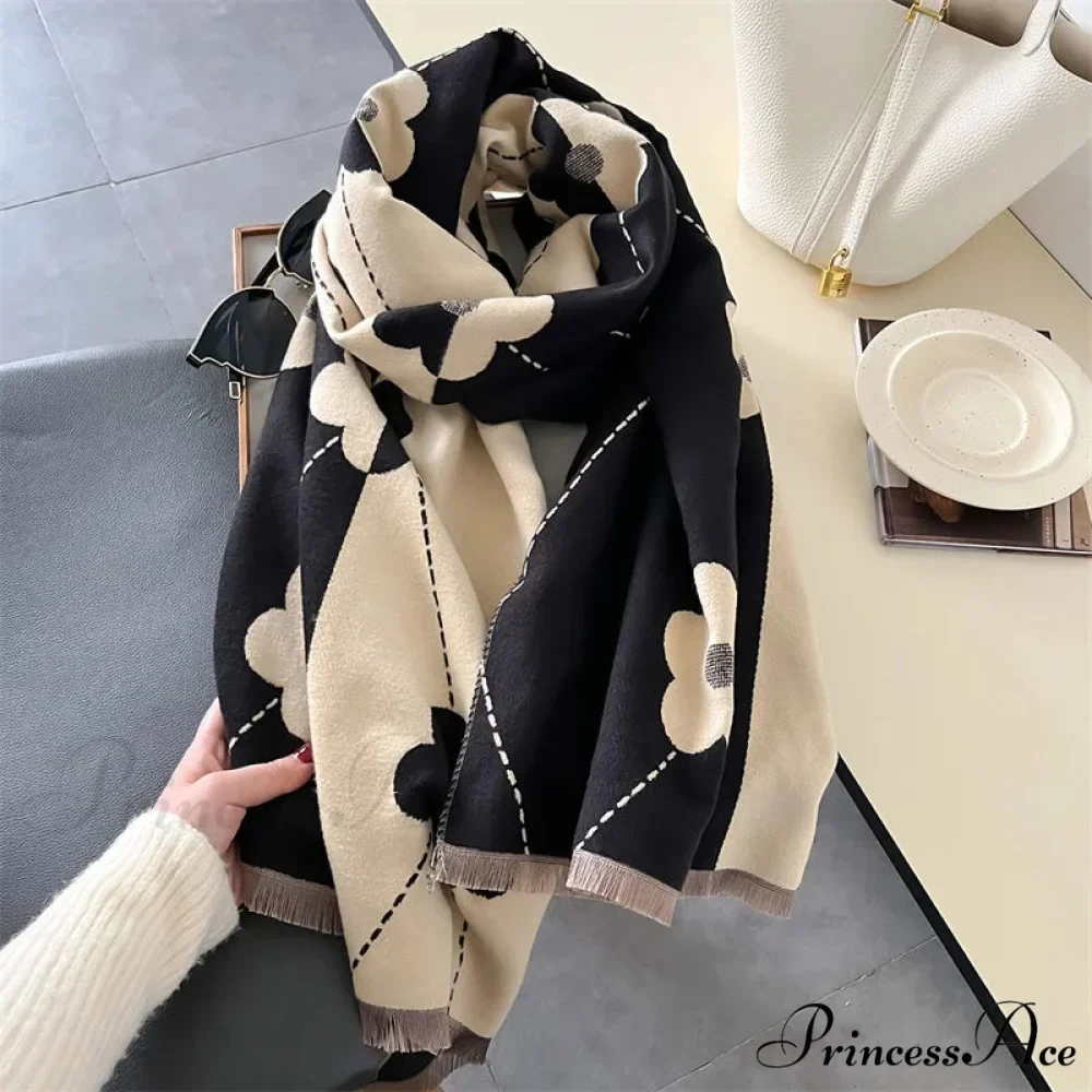 Patterned Cashmere Winter Scarf - Image 12