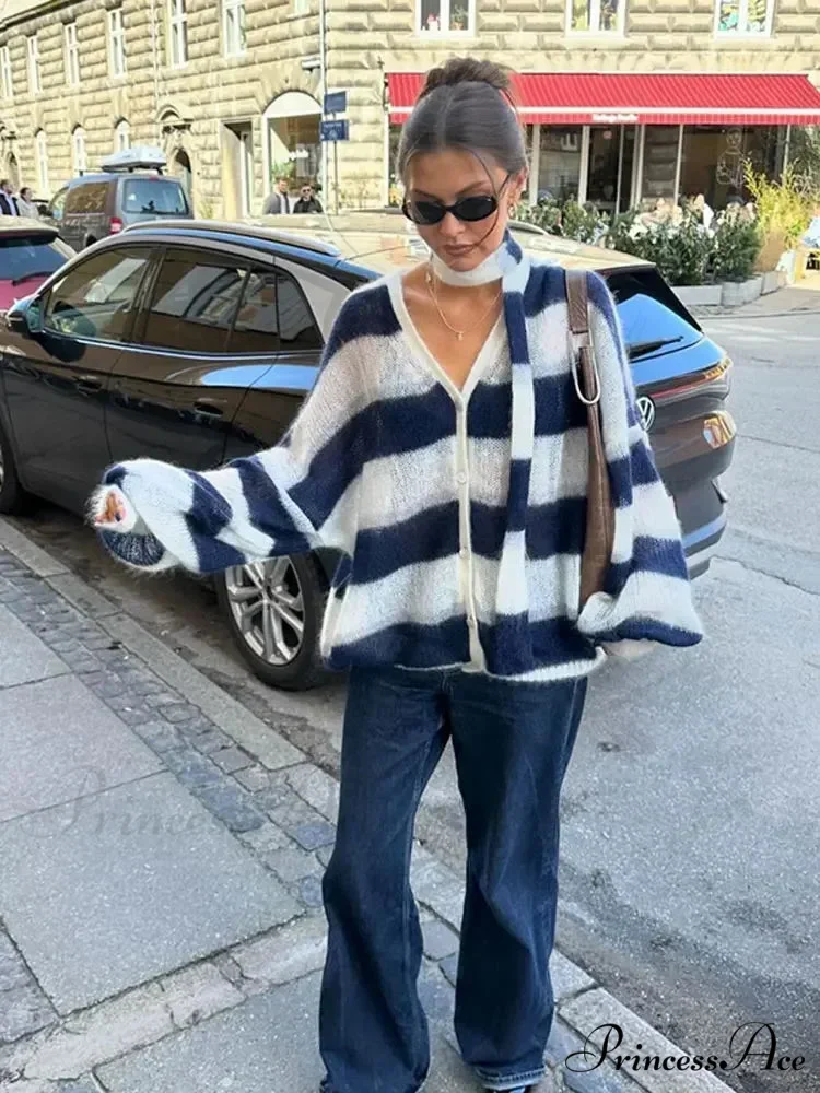 Patterned Different-colored V-neck Baggy Cardigan - Image 4