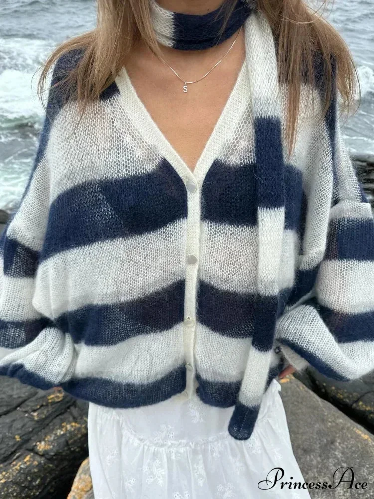Patterned Different-colored V-neck Baggy Cardigan - Image 6