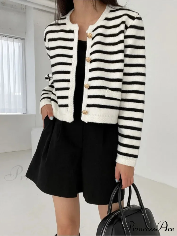 Patterned Print Cropped Baggy Knit Cardigan - Image 2