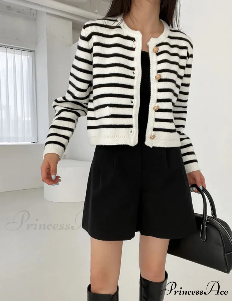 Patterned Print Cropped Baggy Knit Cardigan - Image 7