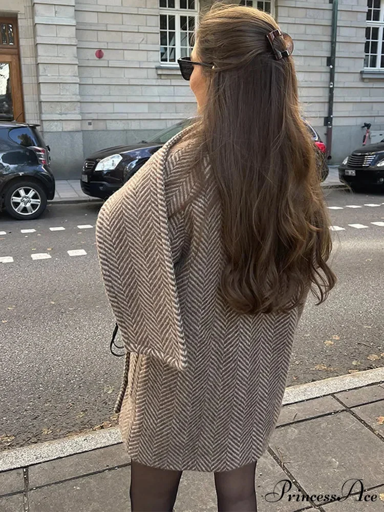 Patterned Scarf Collar Woolen Overcoat - Image 3