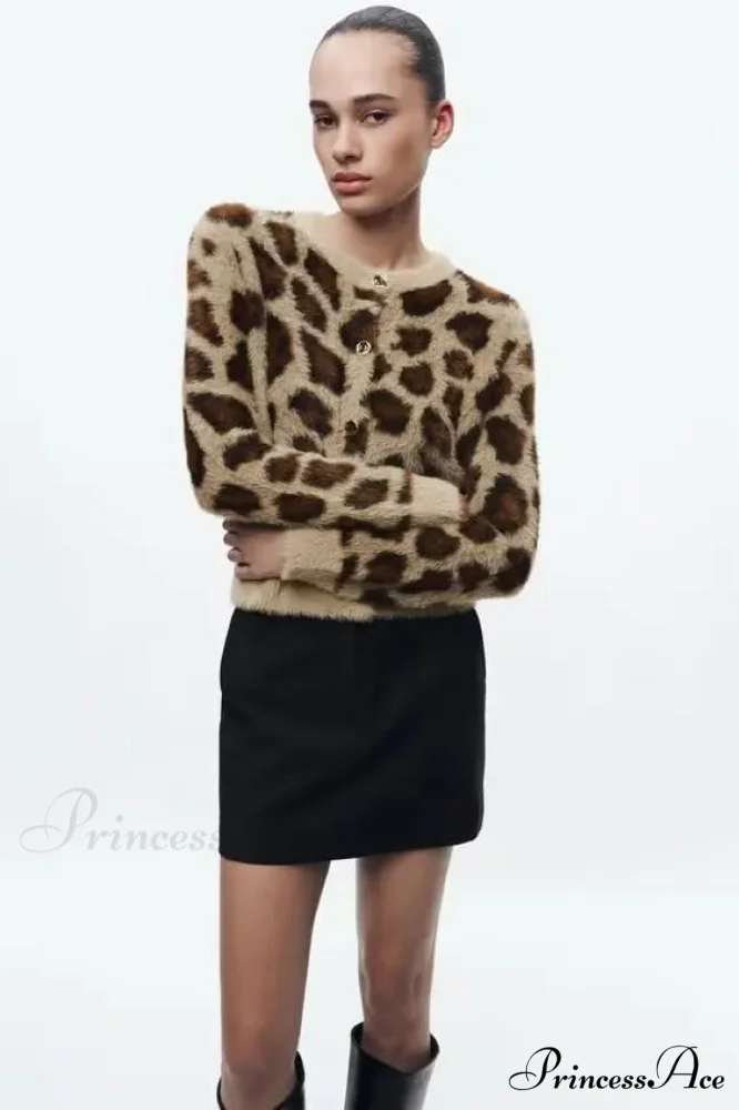 Patterned Synthetic Fur Leopard Design Sweater - Image 2