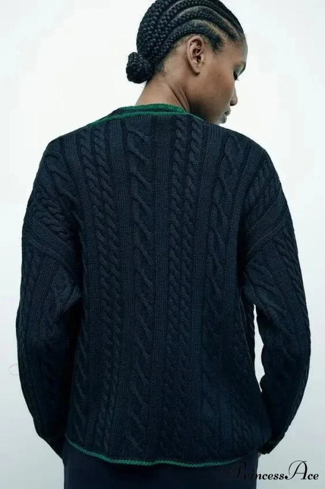 Relaxed Style Opposing V-neck Cardigan - Image 4