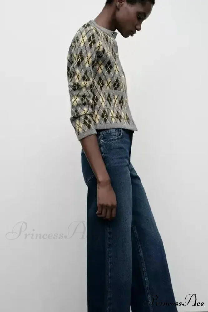 Round Neck Knitted Cardigan - Image 3