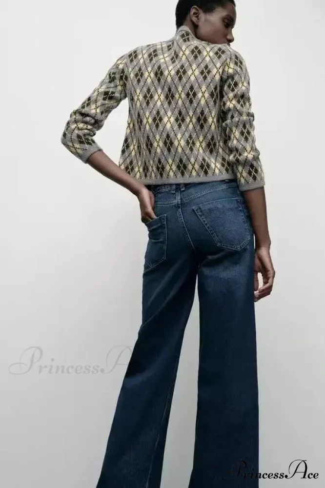Round Neck Knitted Cardigan - Image 4