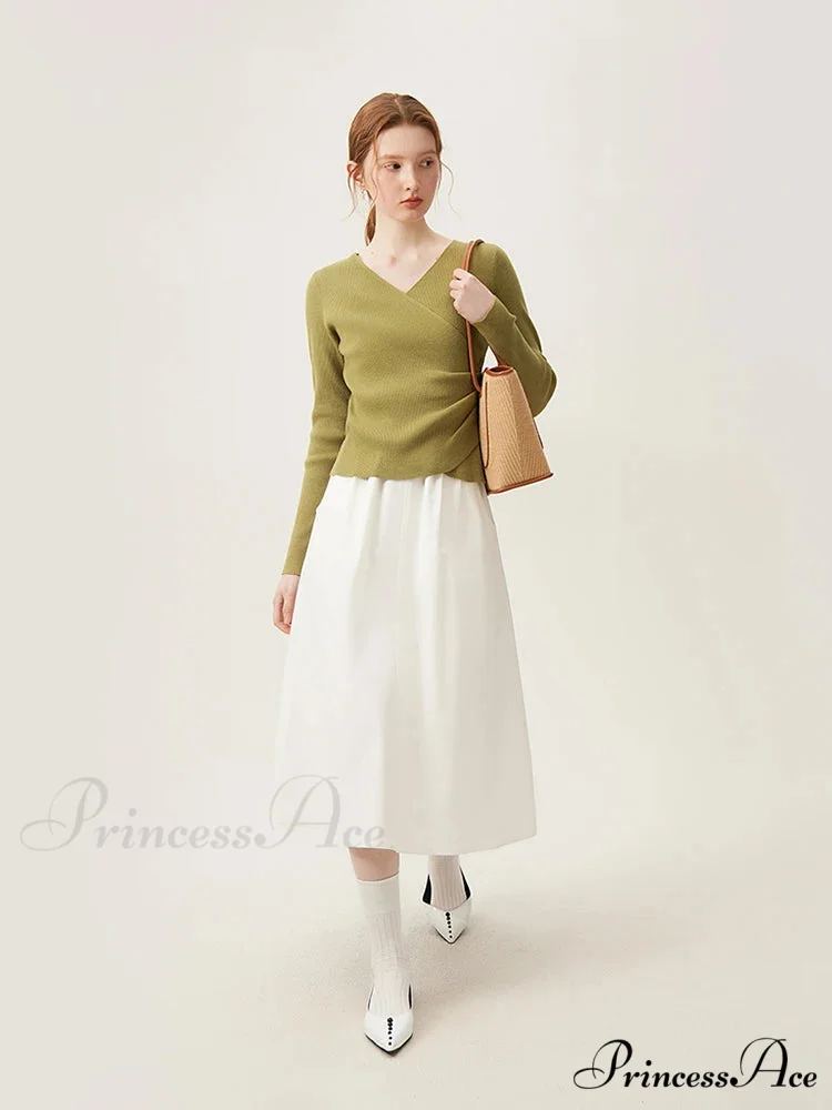 Simple V-neck Knit Lower Sweater - Image 4
