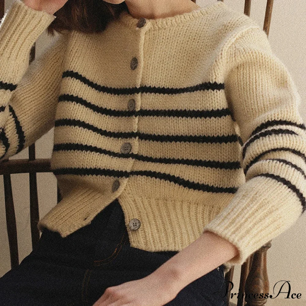 Single-breasted Banded Knitted Cardigan - Image 5