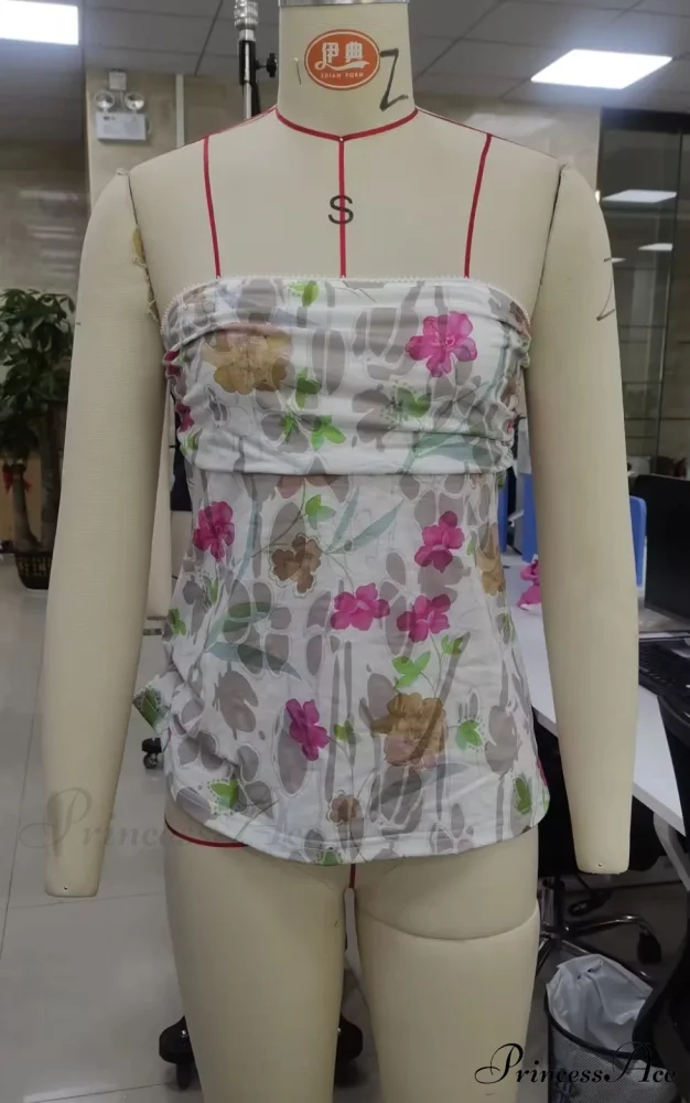 Sleeveless Floral Pattern Cropped Top - Image 6