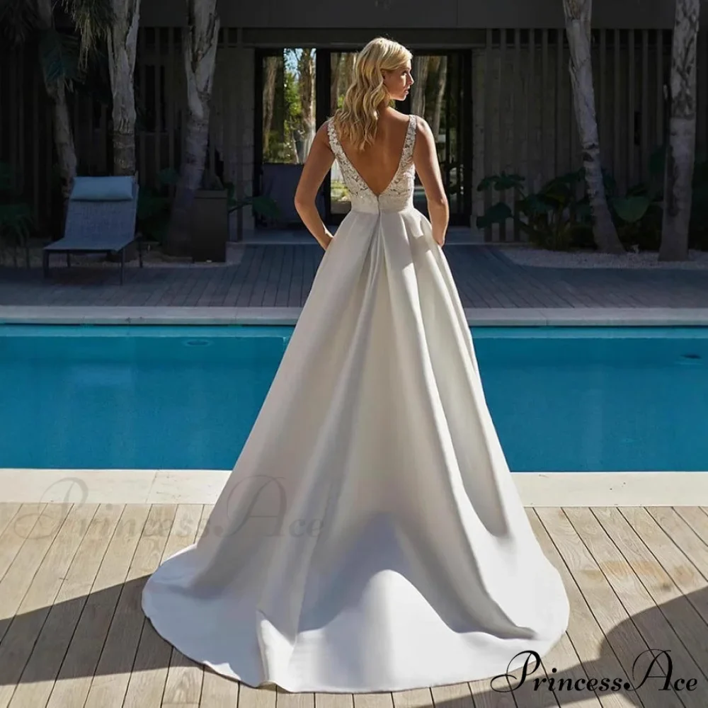 Sleeveless Lace Evening Gown Wedding Dress - Image 2