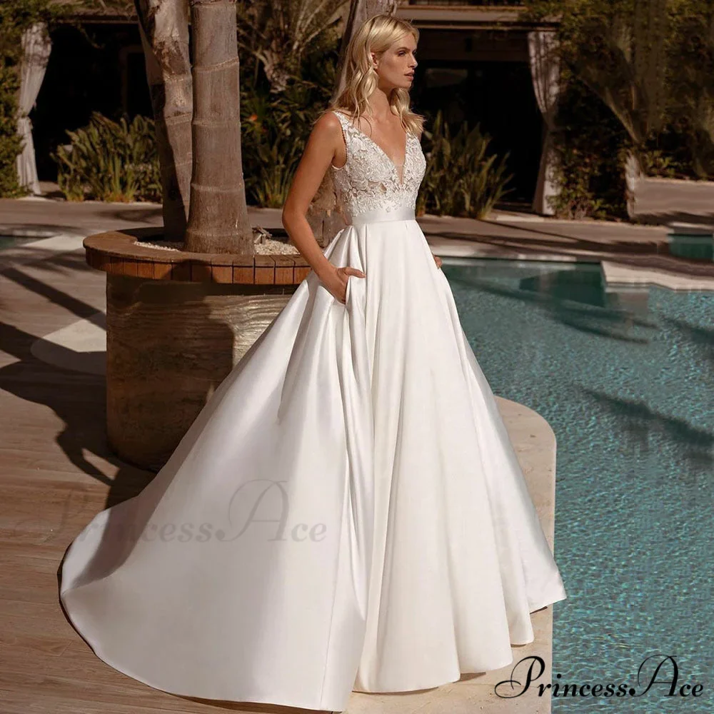Sleeveless Lace Evening Gown Wedding Dress - Image 4