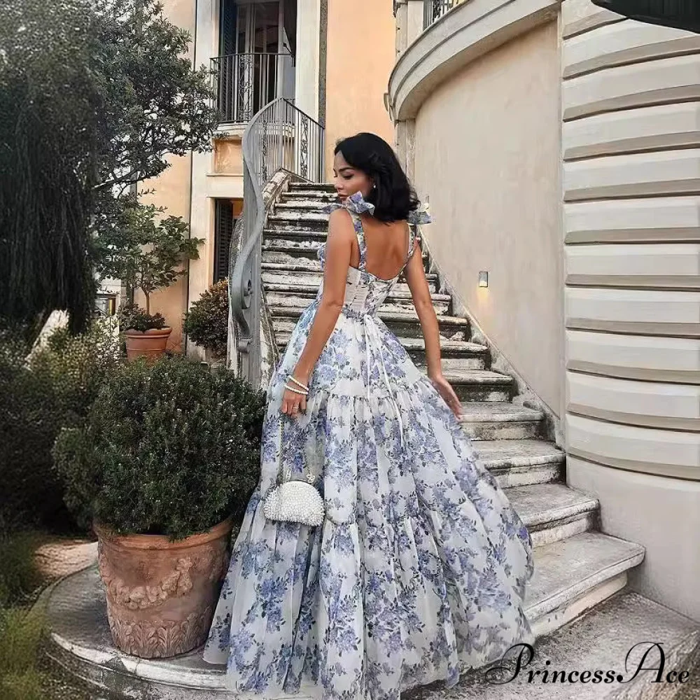 Sleeveless Seductive Plunging V-neck Prom Gown - Image 3