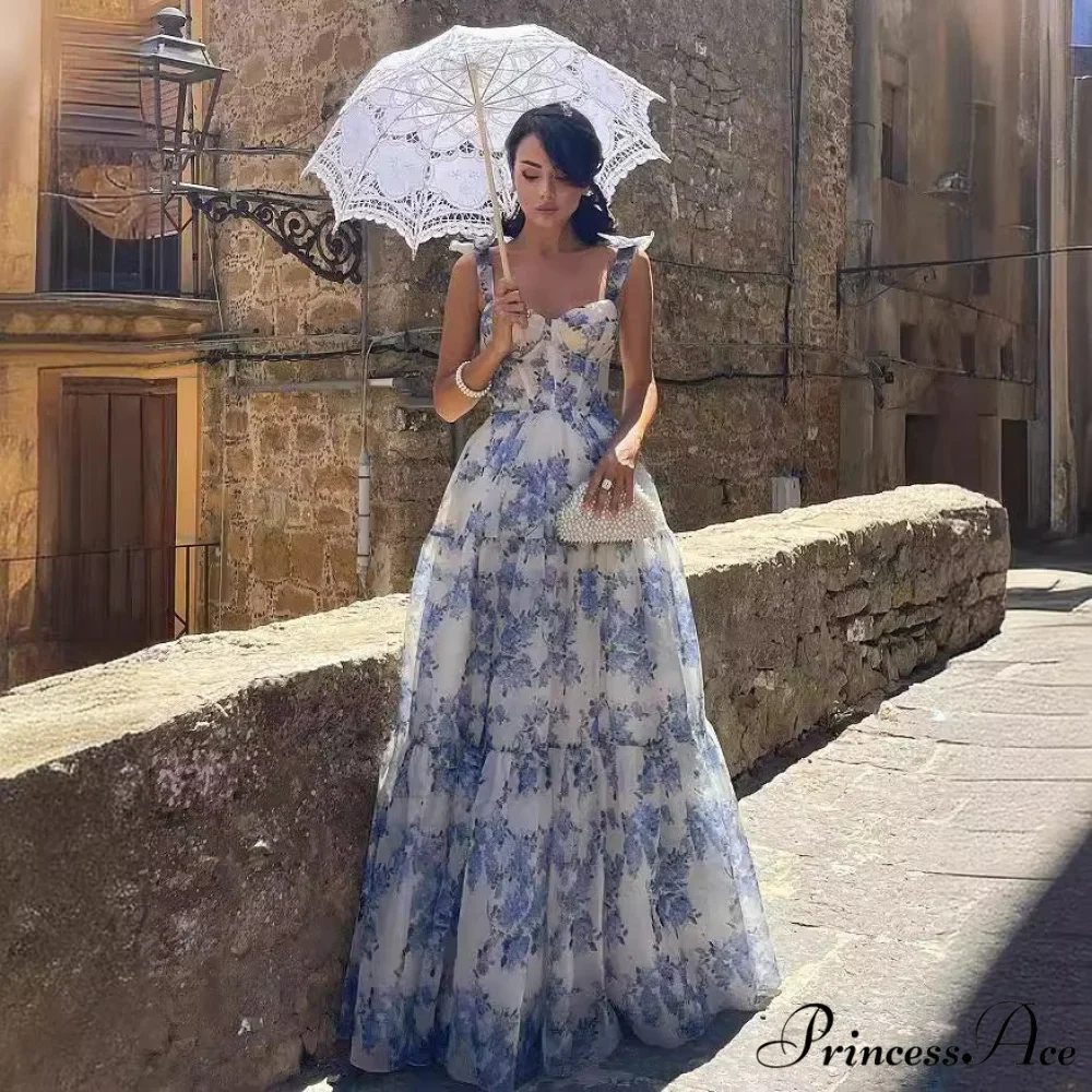 Sleeveless Seductive Plunging V-neck Prom Gown - Image 4