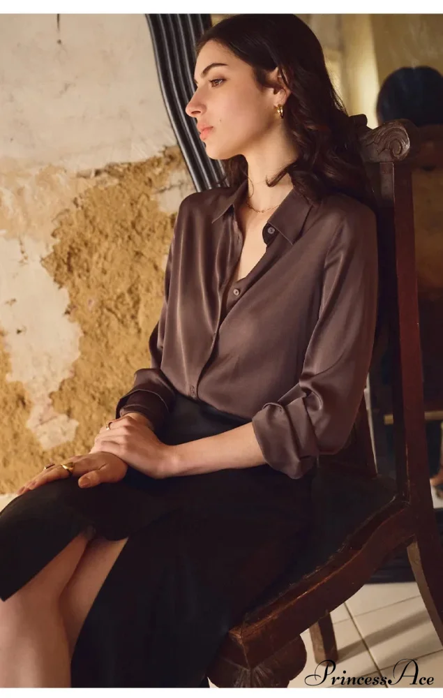 Smooth Solid Extended Sleeve Turtleneck Blouse - Image 6