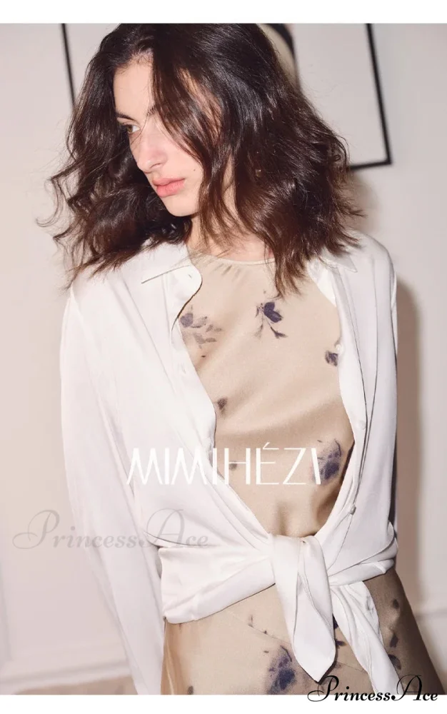 Smooth Solid Extended Sleeve Turtleneck Blouse - Image 8