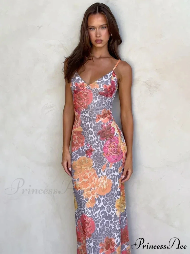 Spotted Pattern Sleek Body-Hugging Holiday Dress - Image 2