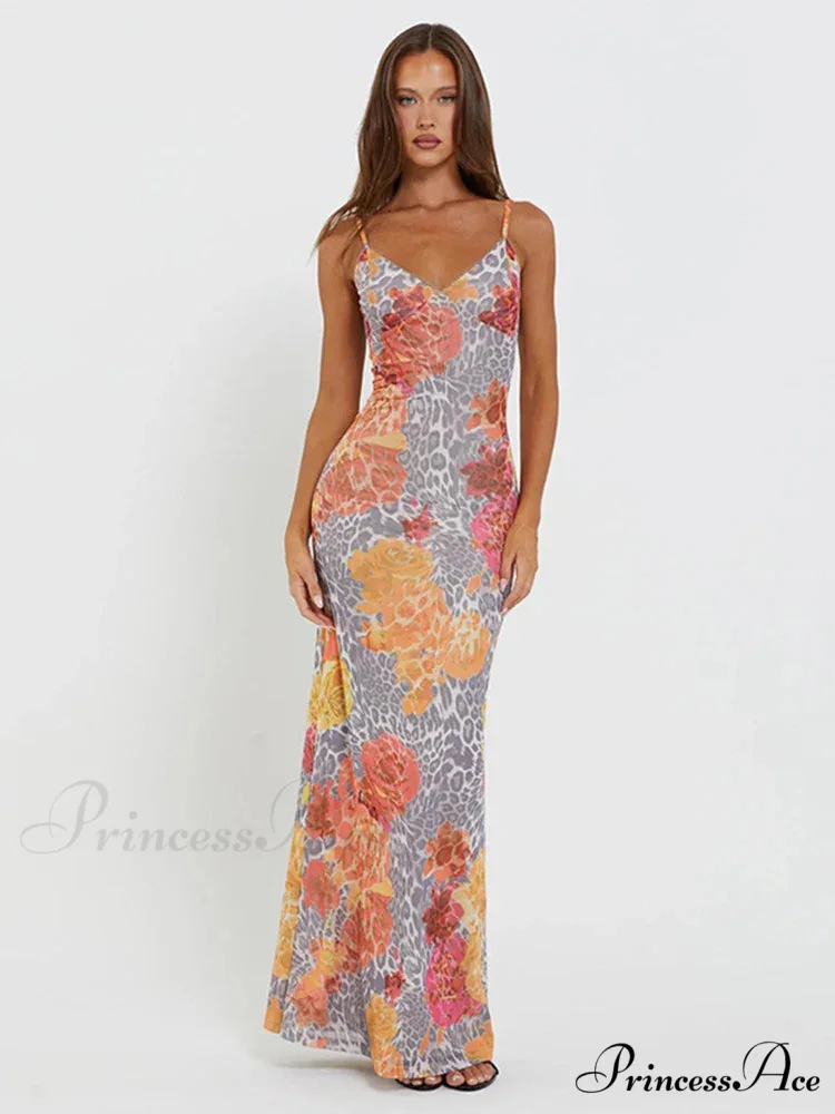 Spotted Pattern Sleek Body-Hugging Holiday Dress - Image 3