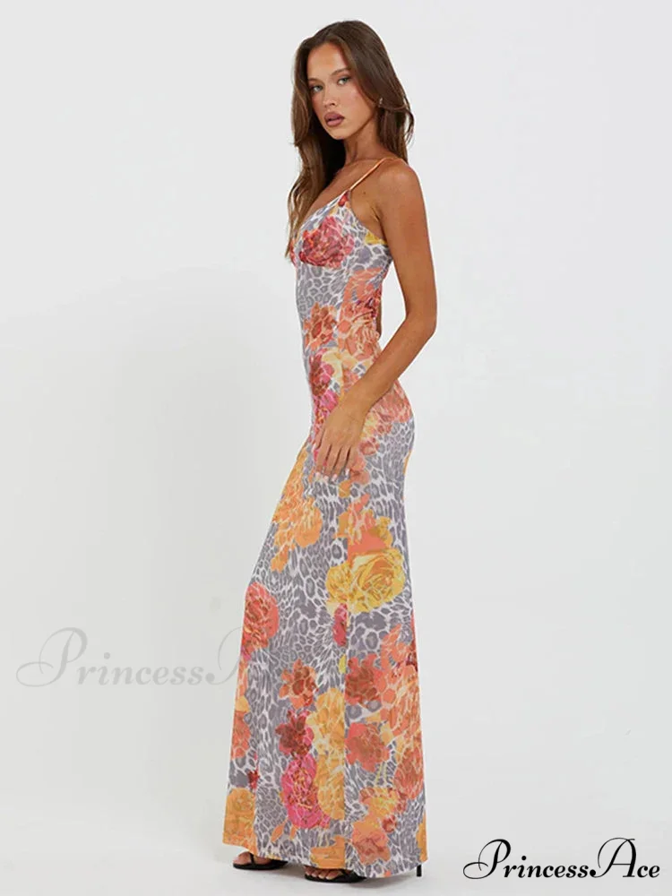 Spotted Pattern Sleek Body-Hugging Holiday Dress - Image 4