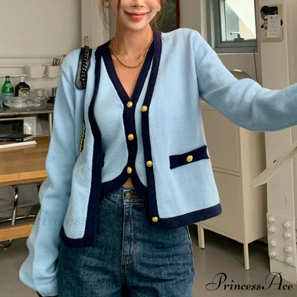 Spring Deep V-neck Extended Sleeve Knitted Cardigan - Image 4