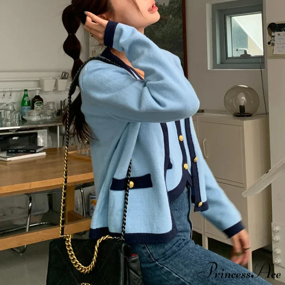 Spring Deep V-neck Extended Sleeve Knitted Cardigan - Image 5