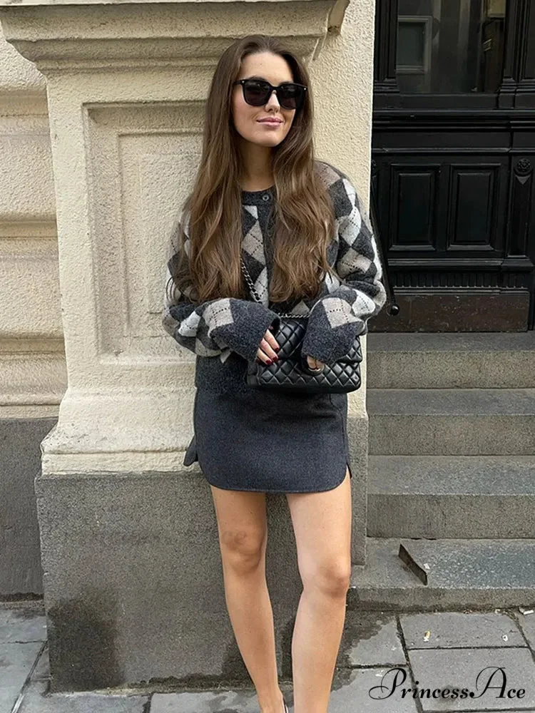 Square Printed Round-neck Long Sleeve Cardigan - Image 3