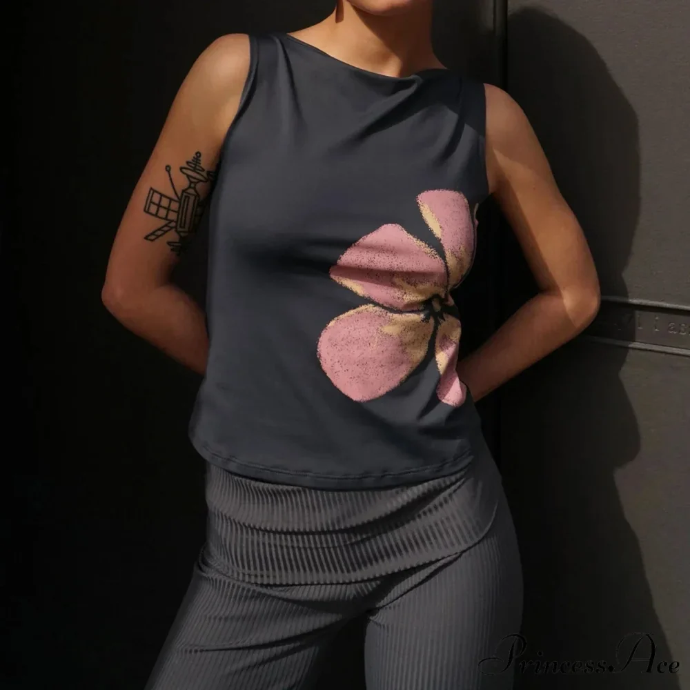 Stylish 2000s Floral Pattern Crewneck Sleeveless Graphic Crop - Image 2