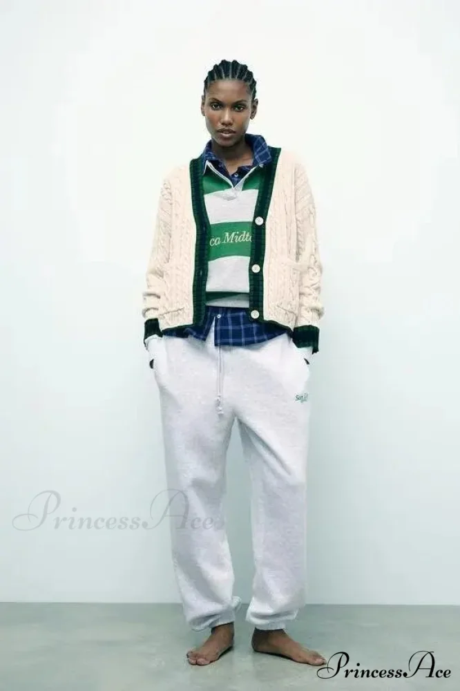 Stylish Eight Limb V-neck Cardigan - Image 3