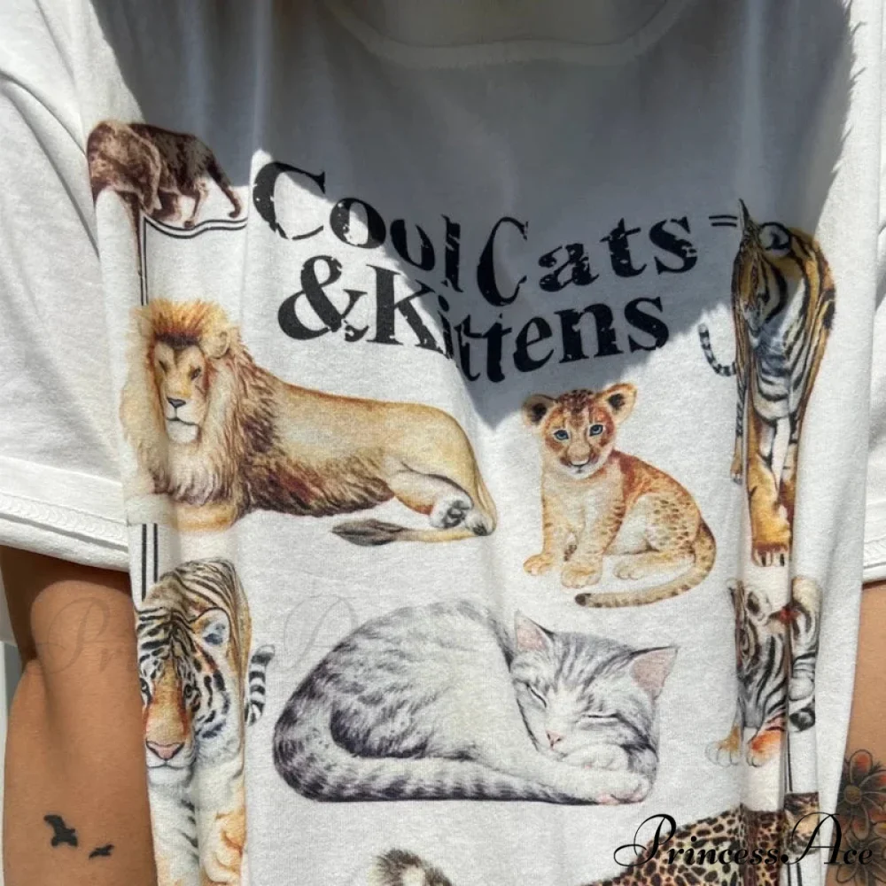 Stylish Felines And Kitties Retro T-shirt - Image 2