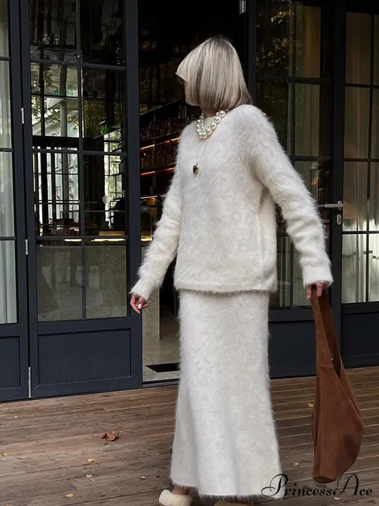 Stylish Round-neck Cashmere Skirt Pullover - Image 5
