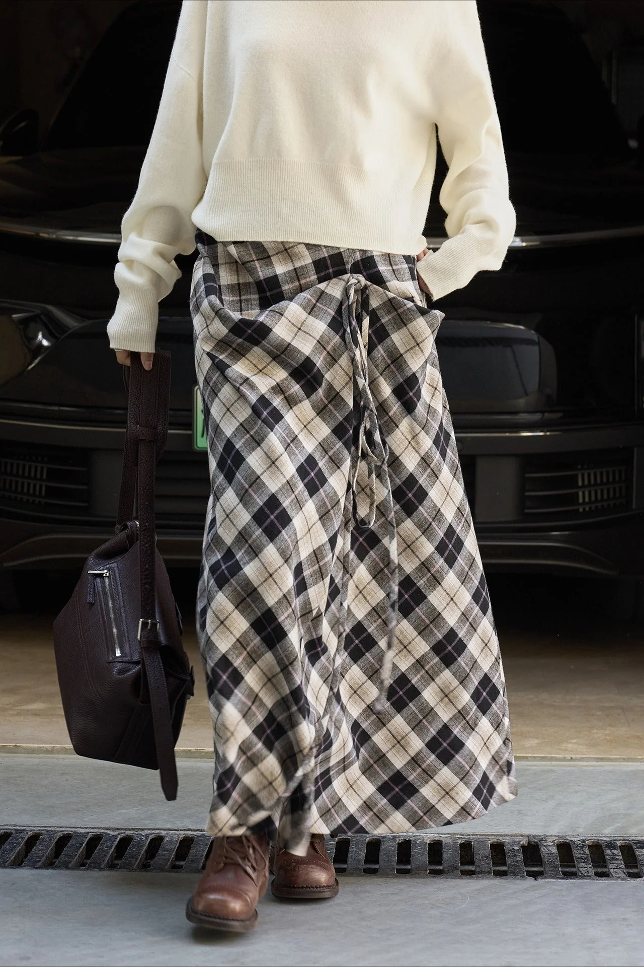 Asymmetric Color Block Plaid Midi Skirt - Image 4