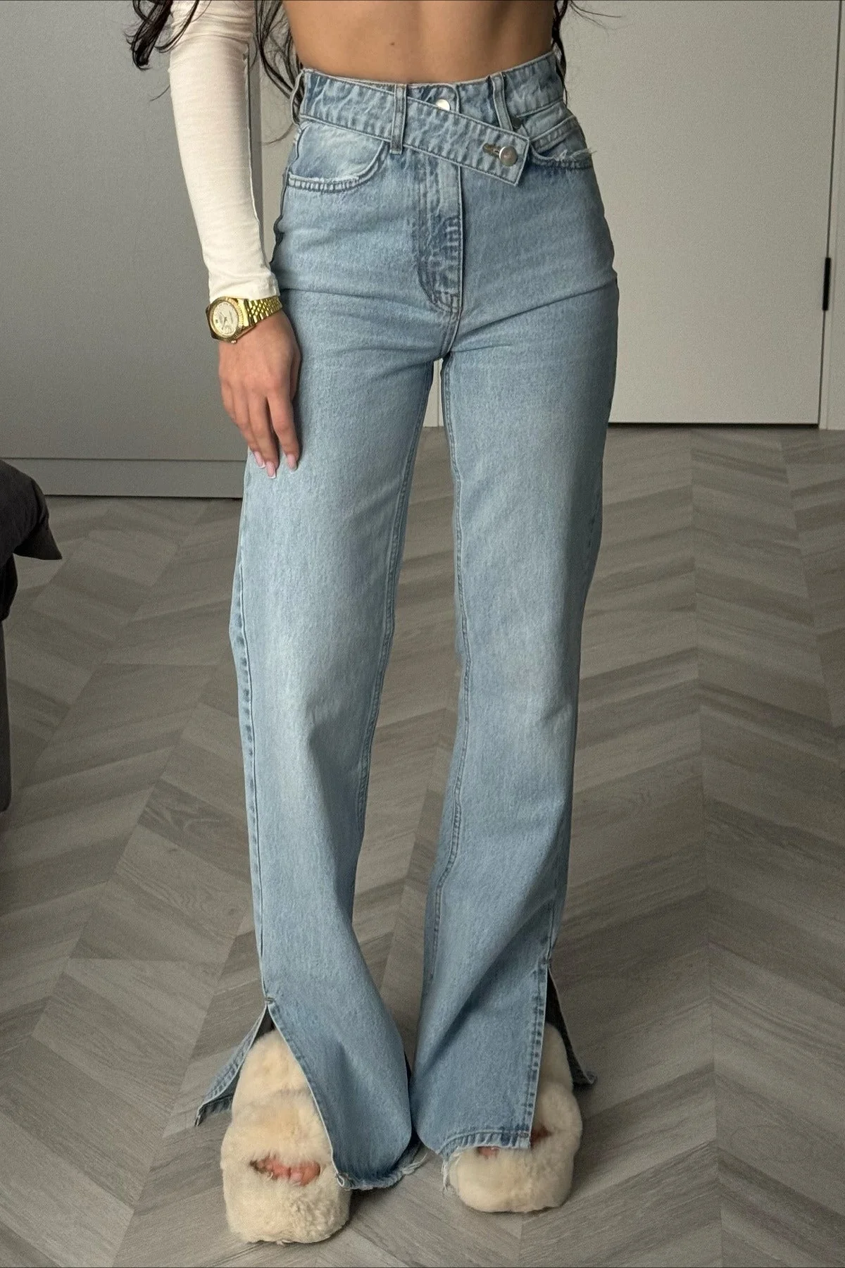 Asymmetric Elastic Waist Split Hem Denim Jeans - Image 3