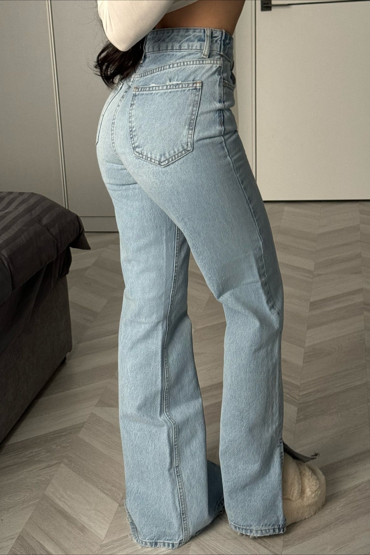 Asymmetric Elastic Waist Split Hem Denim Jeans - Image 4