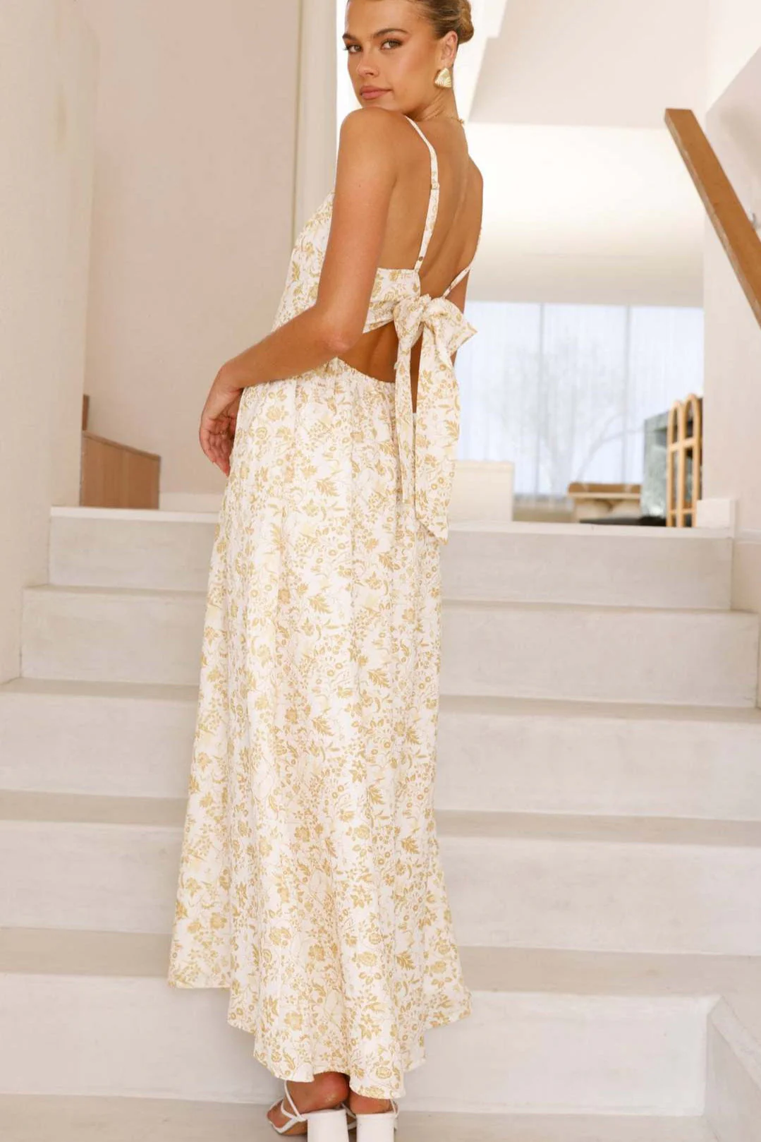 Backless Spaghetti Strap Floral Dress - Image 9