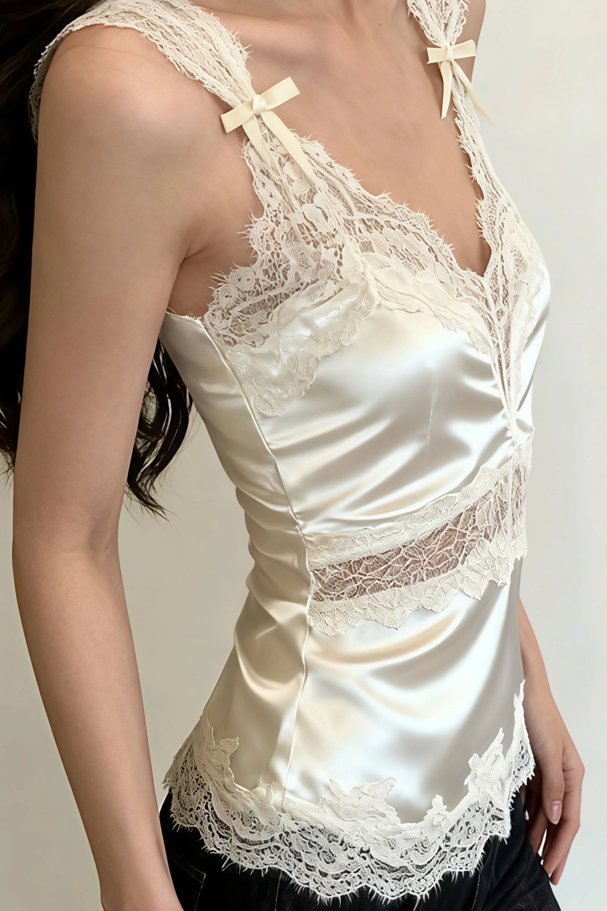 Bow Lace Patch V Neck Solid Tank Top - Image 2