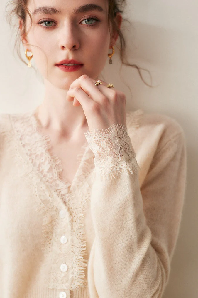 Cashmere Lace-Trimmed V-Neck Knit Cardigan - Image 7