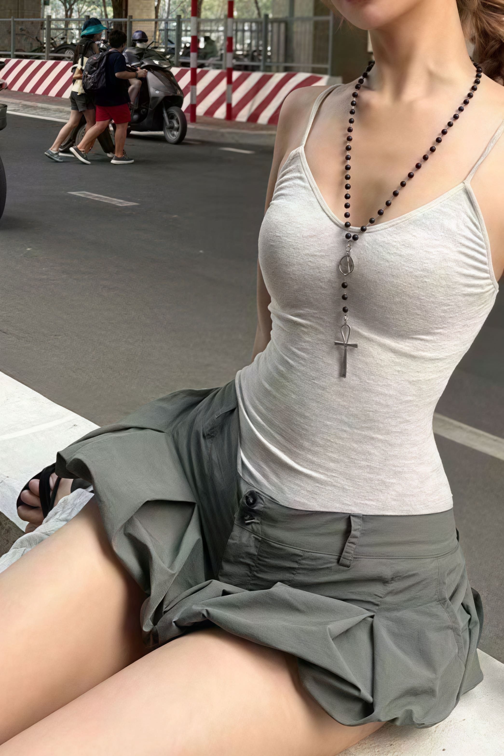 Chic Elegant Low Waist Tulip Hem Shorts - Image 3