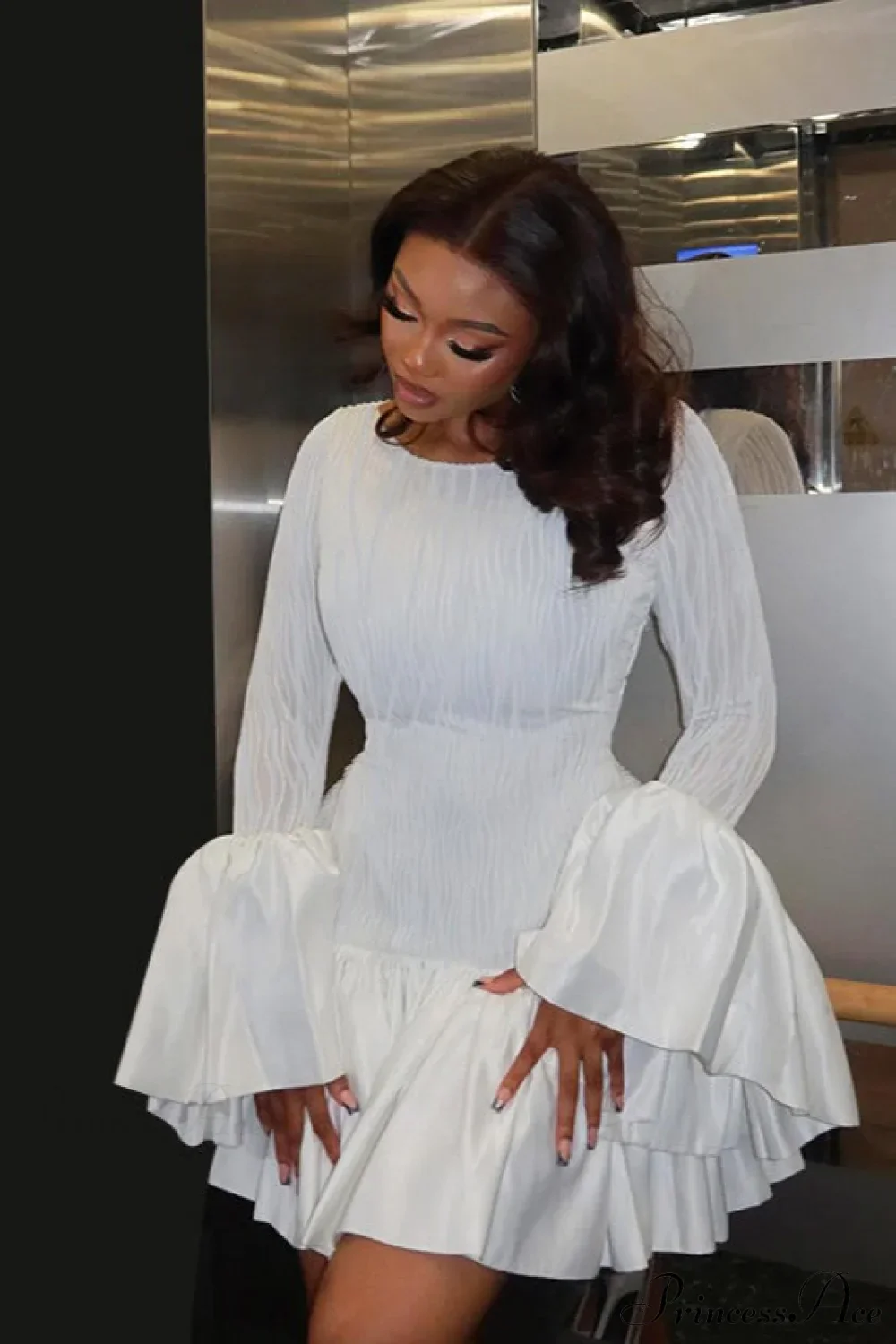 Chic Fitted Crew Neck Flared Sleeve Mini Dress - Image 3