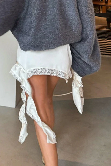 Chic Lace Ruffled Asymmetrical Midi Skirt - Image 4