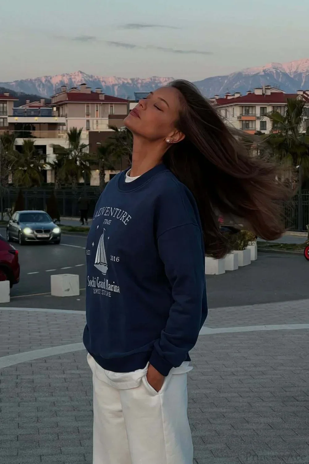 Chic Printed Crew Neck Oversized Long Sleeve Sweatshirt - Image 4