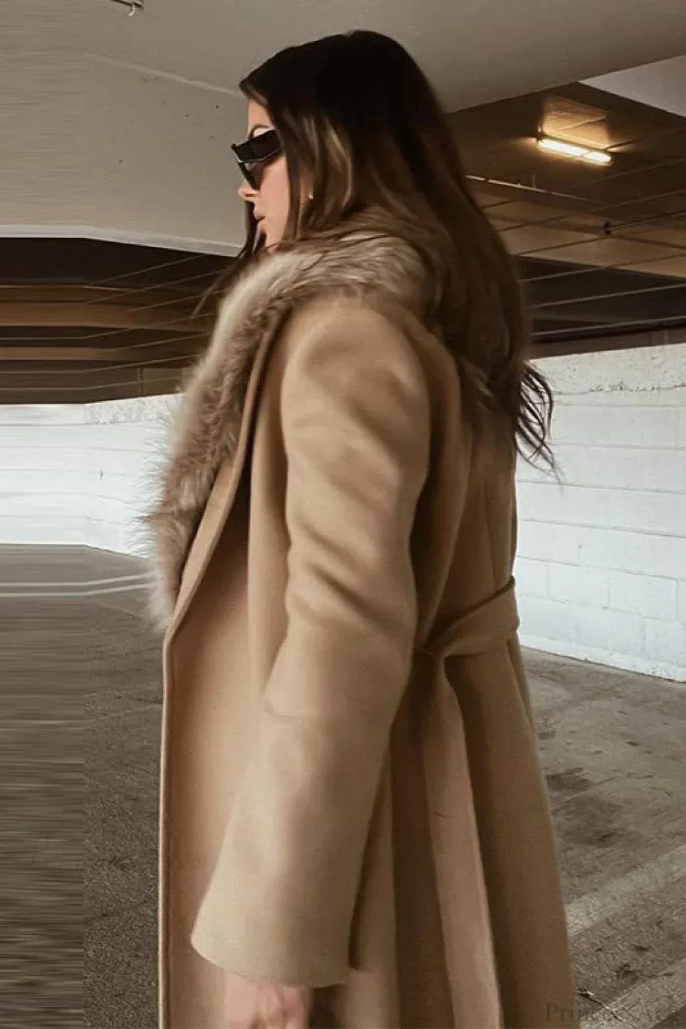 Vintage Chic Wool Blend Fur Collar Elegant Overcoat - Image 3