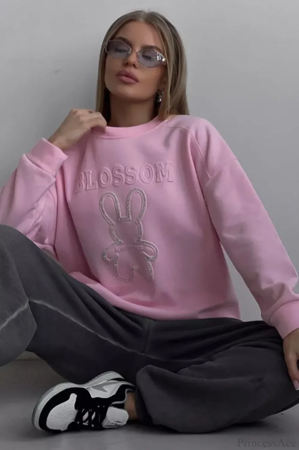 Crew Neck Chic Oversized Embossed Rabbit Sweatshirt - Image 5