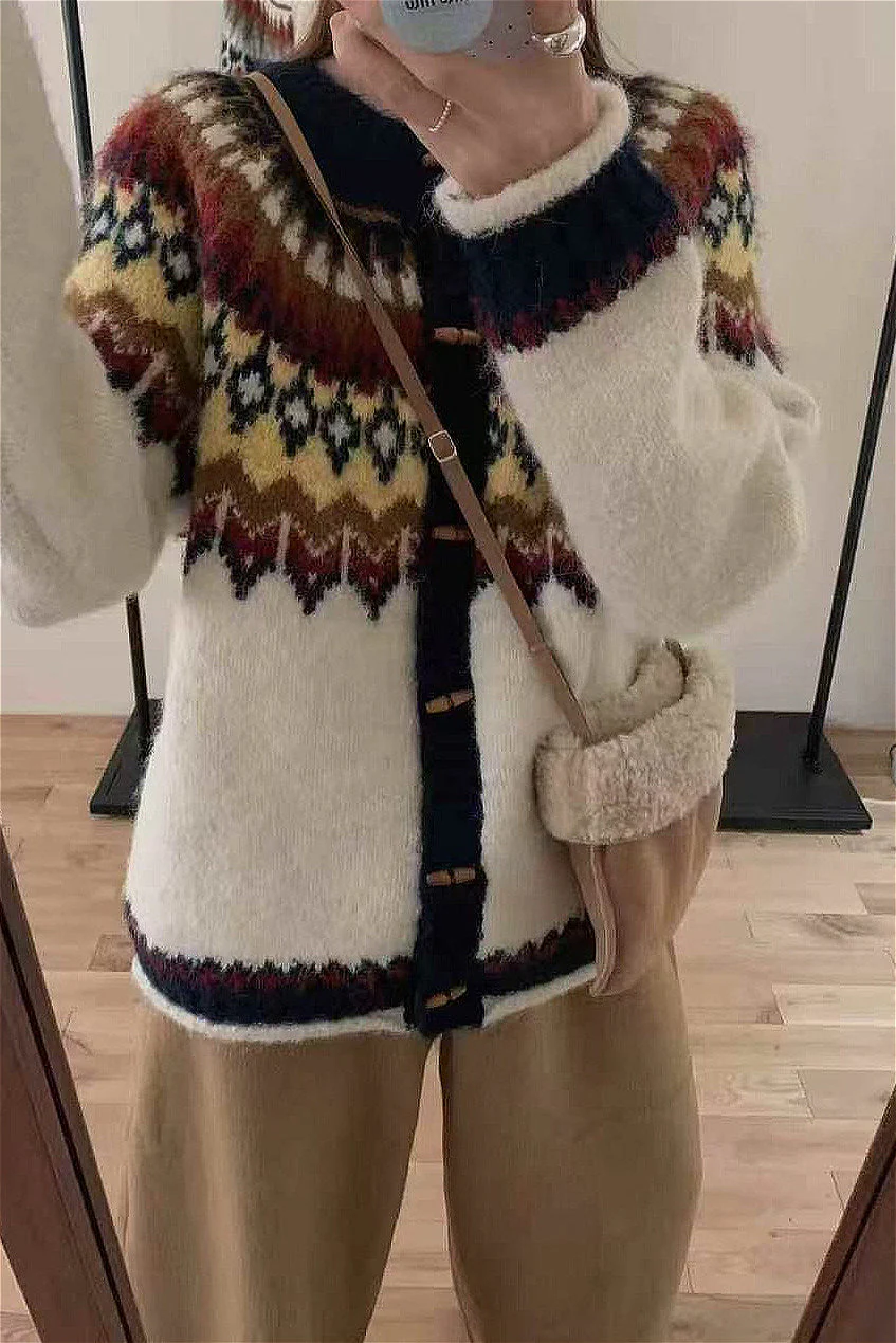 Crew Neck Fair Isle Christmas Horn Button Knit Cardigan - Image 6