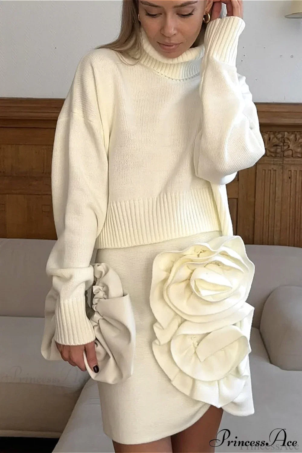 Crew Neck Thick Solid Short Sweater - Image 2