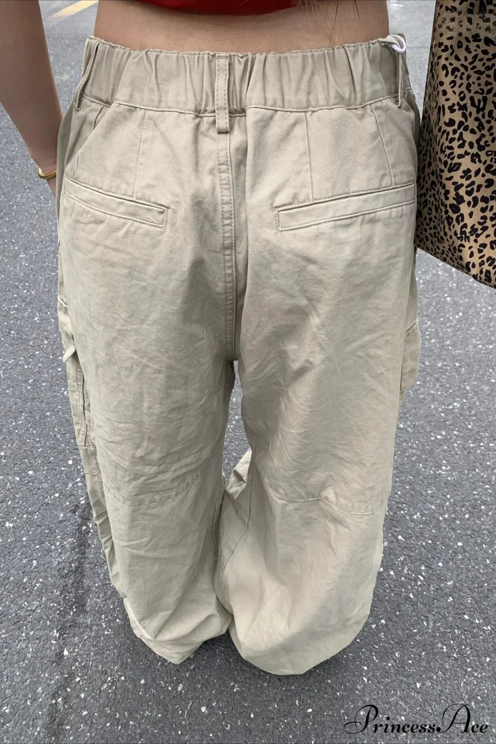 Curved Large Pocket Loose Cargo Pants - Image 3